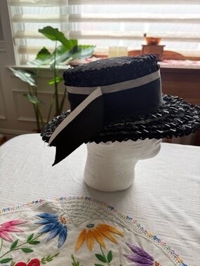 Vintage Chapeaux Louise Boater Straw Hat with Band